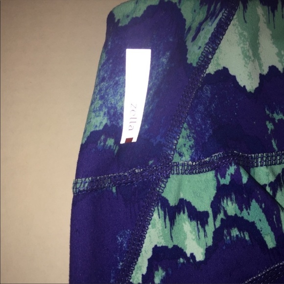 Zella Printed Athletic Crop Leggings, M - Picture 6 of 7